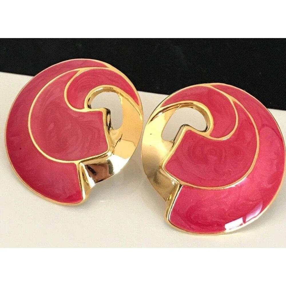 Vintage 1980s Pink Enamel Swirl Earrings Gold Tone Pierced NOS - 7L